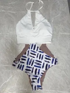 alexia stam ビキニ