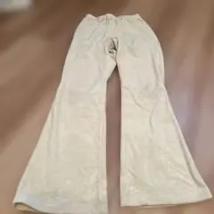 guクリーム色コーデュロイフレアパンツ