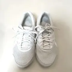 アシックス白スニーカー