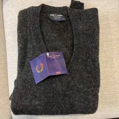 FRED PERRY ダークグレー Vネックセーター M