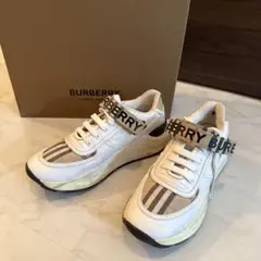 バーバリー スニーカー