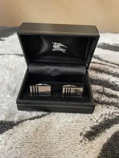 新品　バーバリーブラックレーベル　カフス