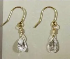 k18金ygキュービックジルコニア雫★新品★フックピアス刻印あります。