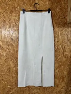 美品　ZARA アイボリー スエード風 タイトスカート 前スリット