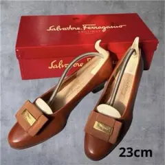 フェラガモ パンプス 23cm ブラウン ヴァラ レザー　イタリア製