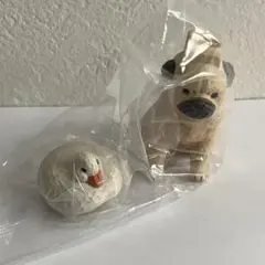 あかねの木彫り アヒルと犬 パグ　カプセルトイ