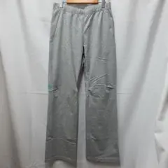 adidas グレー ストレートパンツ