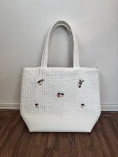 【新品未使用】ファミリア×ピオヌンナル バッグ　うさぎ milk ホワイト 新品未使用】ファミリア×ピオヌンナル バッグ うさぎ milk