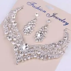 ＊半額SALE＊在庫残り１つ！ピアス&ネックレスセット♡【1960円→980円】