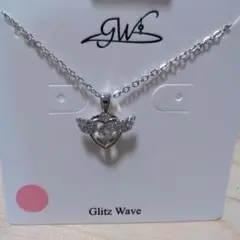 Glitz Wave ハート型羽付きネックレス