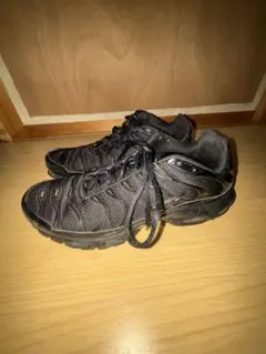 NIKE AIRMaxPlus triple black