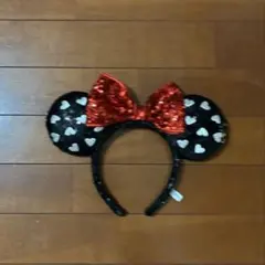 ミニーマウス カチューシャ 赤いリボン
