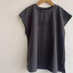 favori 半袖　トップス　teeのサムネイル