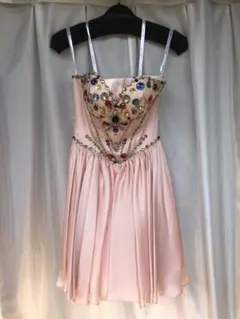 ビジューが素敵なドレス❣️新品未使用タグ付き！お値下げしました^ ^