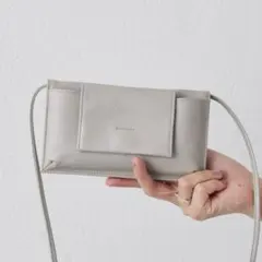 【美品】ear PAPILLONNER モバイルウォレット横型ショルダーバッグ
