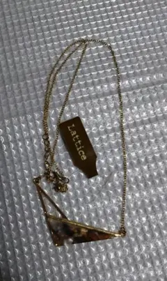 Lattice 三角形ネックレス