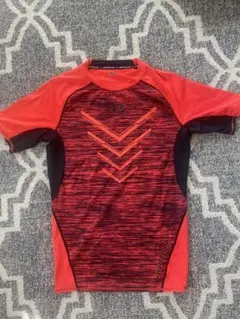 アンダーアーマー　Tシャツ　今年サイズXL