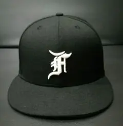 ニューエラ × フィアオブゴッド エッセンシャルズ キャップ Fロゴ ブラック