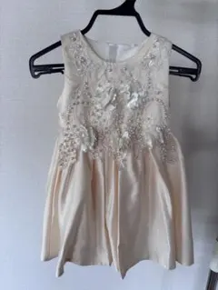 ビーズ刺繍クリーム色ベビードレス