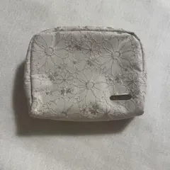 花柄刺繍ポーチ