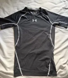 Under Armour コンプレッションシャツ 半袖 ダークグレー