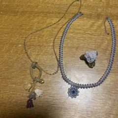 エレガントなビーズネックレス