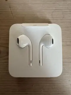 Apple EarPods Lightning接続 ホワイトイヤホン