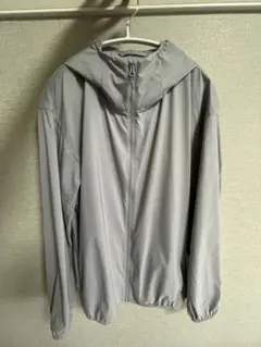 UNIQLO ポケッタブルUVカットパーカ