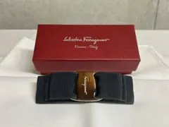 フェラガモ ヘアバレッタ ネイビー ほぼ未使用レベル 箱付き ヴァラ Amazon | [フェラガモ] バレッタ アクセサリー ヴァラ リボン