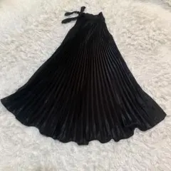 ブラック プリーツスカート 光沢感 上品美シルエット