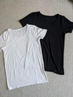 ヒートテック ショートスリーブ 150 白と黒