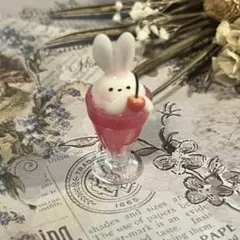 ハンドメイド ミニチュア うさぎ いちごのクリームソーダ