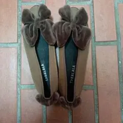 T.PALALA リボン付きブラウンフラットシューズ