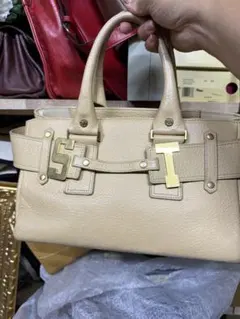 ベージュ 金具付きハンドバッグ S Iロゴ