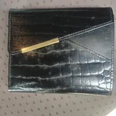 レディース 二つ折り財布 がま口付 ブラック 合皮型押