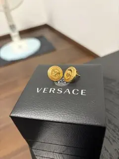 2025年最新】ヴェルサーチ ピアスの人気アイテム - メルカリ