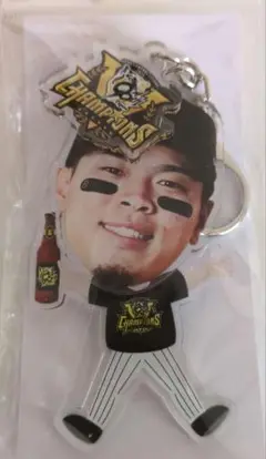阪神タイガース　優勝記念　ビールかけふりふりキーホルダー　佐藤輝明