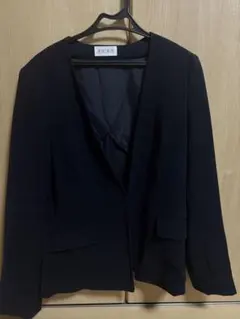 黒 テーラードジャケット Vネック