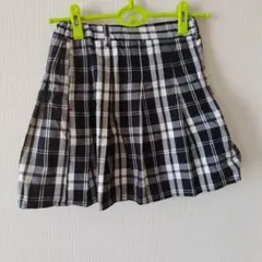 プリーツスカート