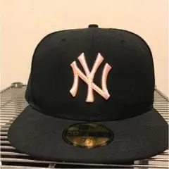 ニューエラのキャップです