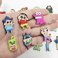 ジビッツチャーム　クロックス　穴あきサンダルアクセサリー　クレヨンしんちゃん
