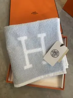 【新品】HERMES Hロゴ タオルハンカチ グレー・ホワイト HERMES グレー Hロゴ タオルハンカチ - メルカリ