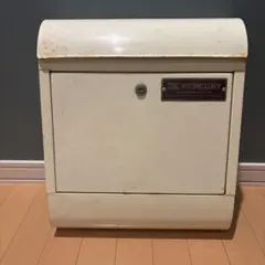 ジャンク品【MERCURY】郵便受け　鍵付スチール製郵便ポスト　錆あり