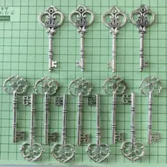 鍵型チャーム 13個セット 2種類