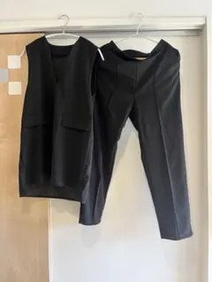 ブラック セットアップ パンツとベスト