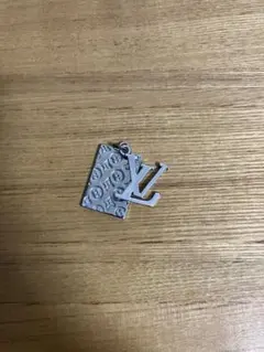 カ*ミ様 Louis Vuitton キーホルダー メタル製