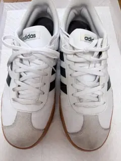 adidas スニーカー ホワイト グリーン　25cm