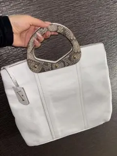 最終価格 FURLA フルラ ホワイト レザー ハンドバッグ トートバッグ