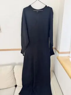 【即購入可】COS ロングニットワンピース　ブラック