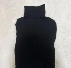 ユニクロ　タートルネック　黒
